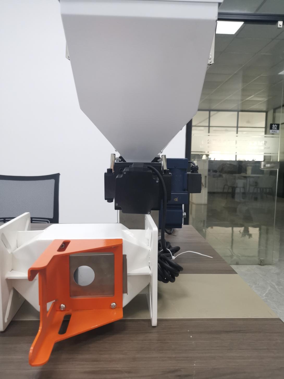 Metrological masterbatch mixer